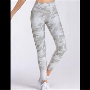 Wear It To Heart grey/white camo leggings, size XS.